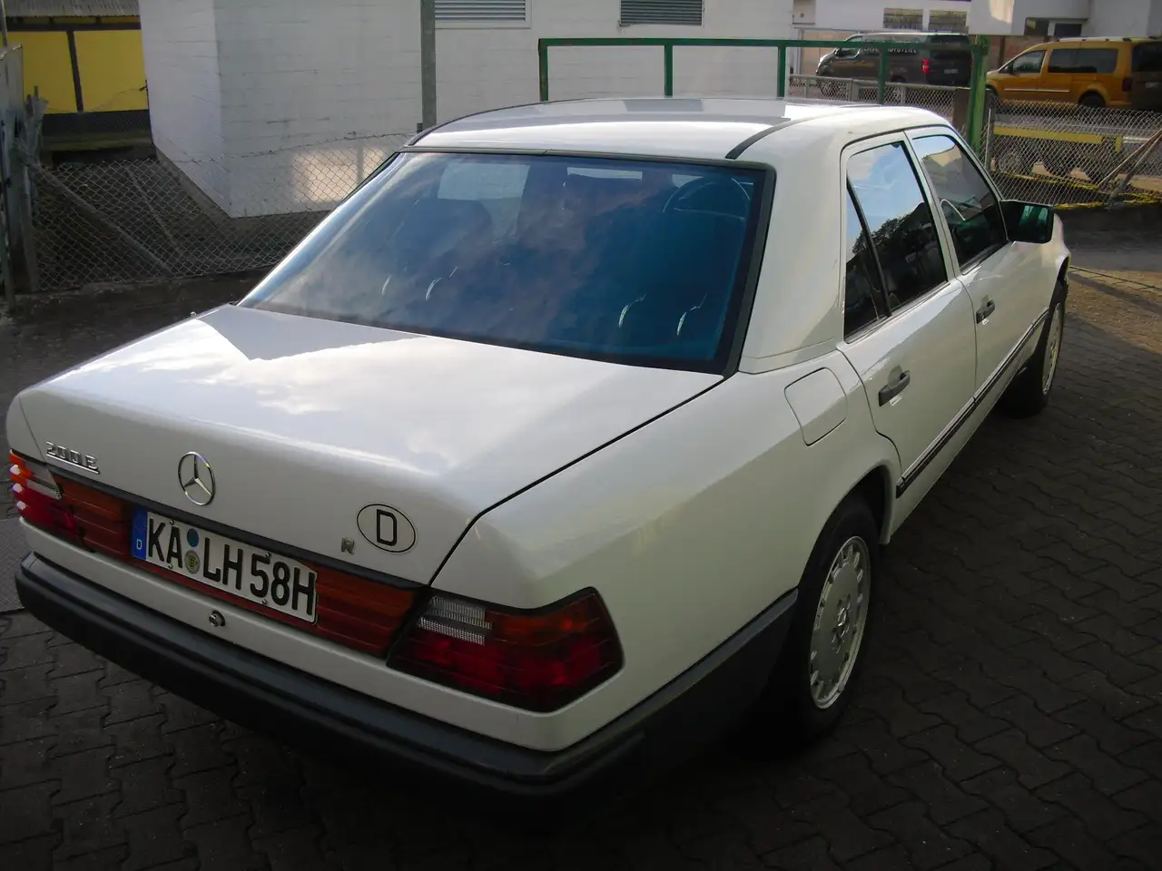 Mercedes-Benz E 200 E-Klasse,W124, Schalter 4Gang,H-Zulassung, foto 3