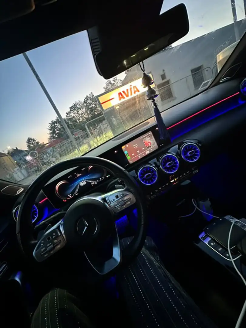Mercedes-Benz CLA 200 Shooting Brake 7G-DCT Business Executive Edition - 2