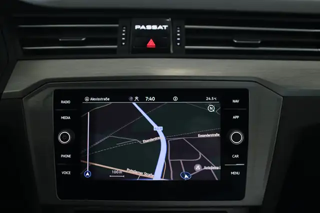 Volkswagen Passat view 15