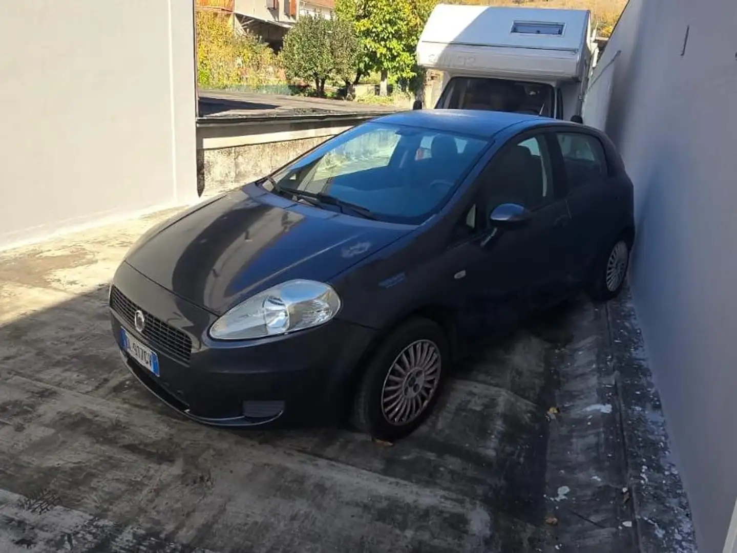Fiat Grande Punto Grande Punto III 2005 5p 1.2 Dynamic 65cv Gris - 2