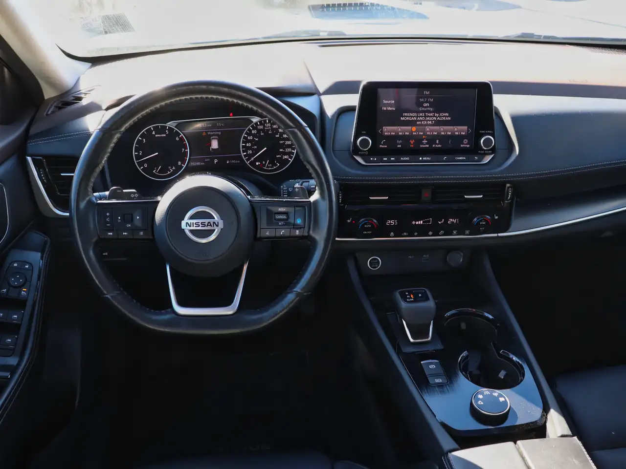 Nissan Rogue снимка Nissan Rogue