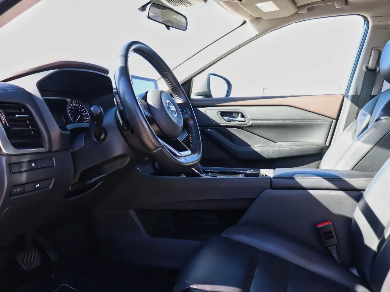 Nissan Rogue снимка Nissan Rogue