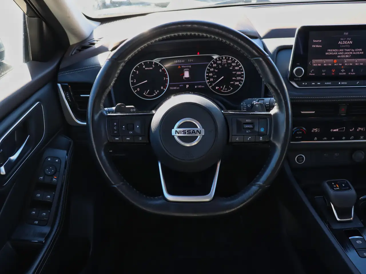 Nissan Rogue снимка Nissan Rogue