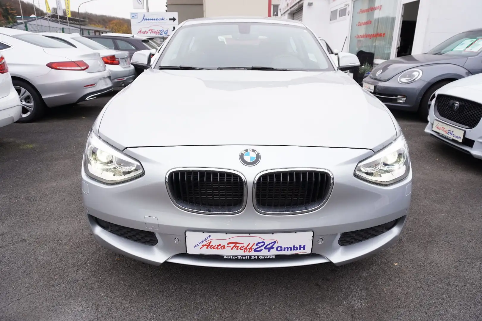 BMW 116 i *Automatik*nur 25.184KM*GARANTIE*Bi-Xenon Silber - 2