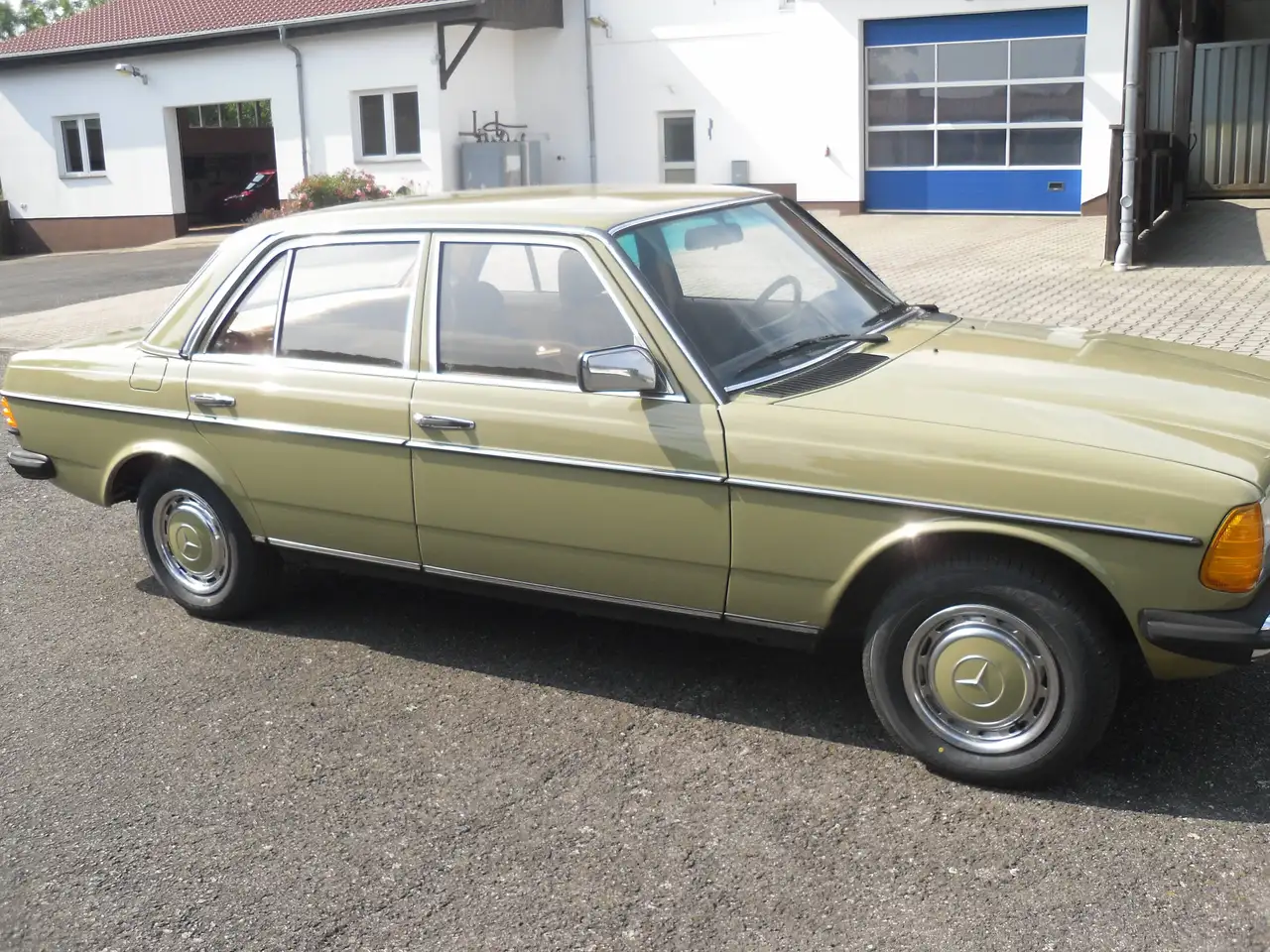 Mercedes-Benz 200 W123 Automatik - restauriert, foto 3