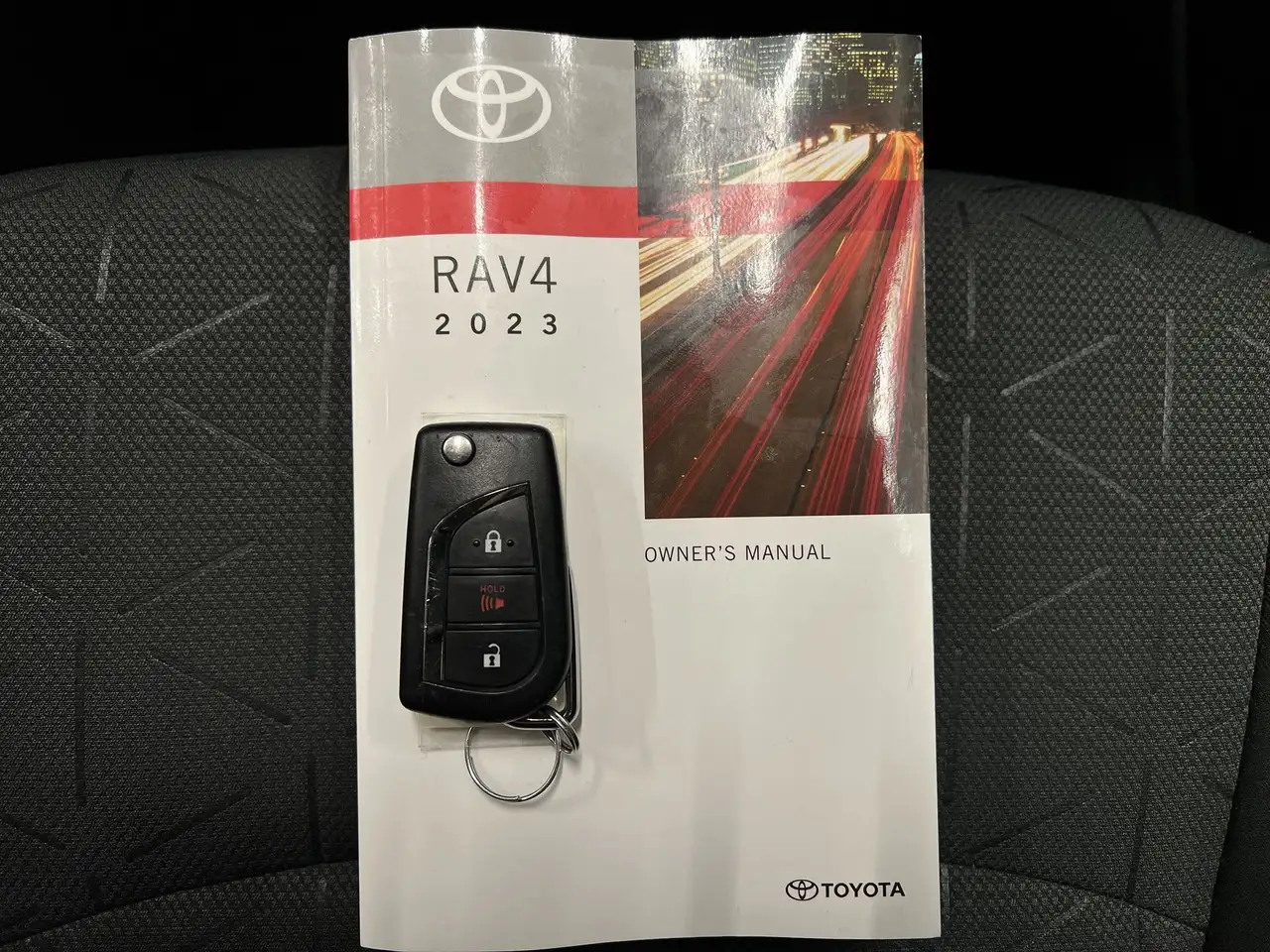 Toyota RAV 4 снимка Toyota RAV 4
