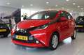 Toyota Aygo Aygo 1.0 x-play touch/AUTOMAAT/CAMERA/AIRCO Rood - thumbnail 2