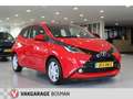 Toyota Aygo Aygo 1.0 x-play touch/AUTOMAAT/CAMERA/AIRCO Rood - thumbnail 1