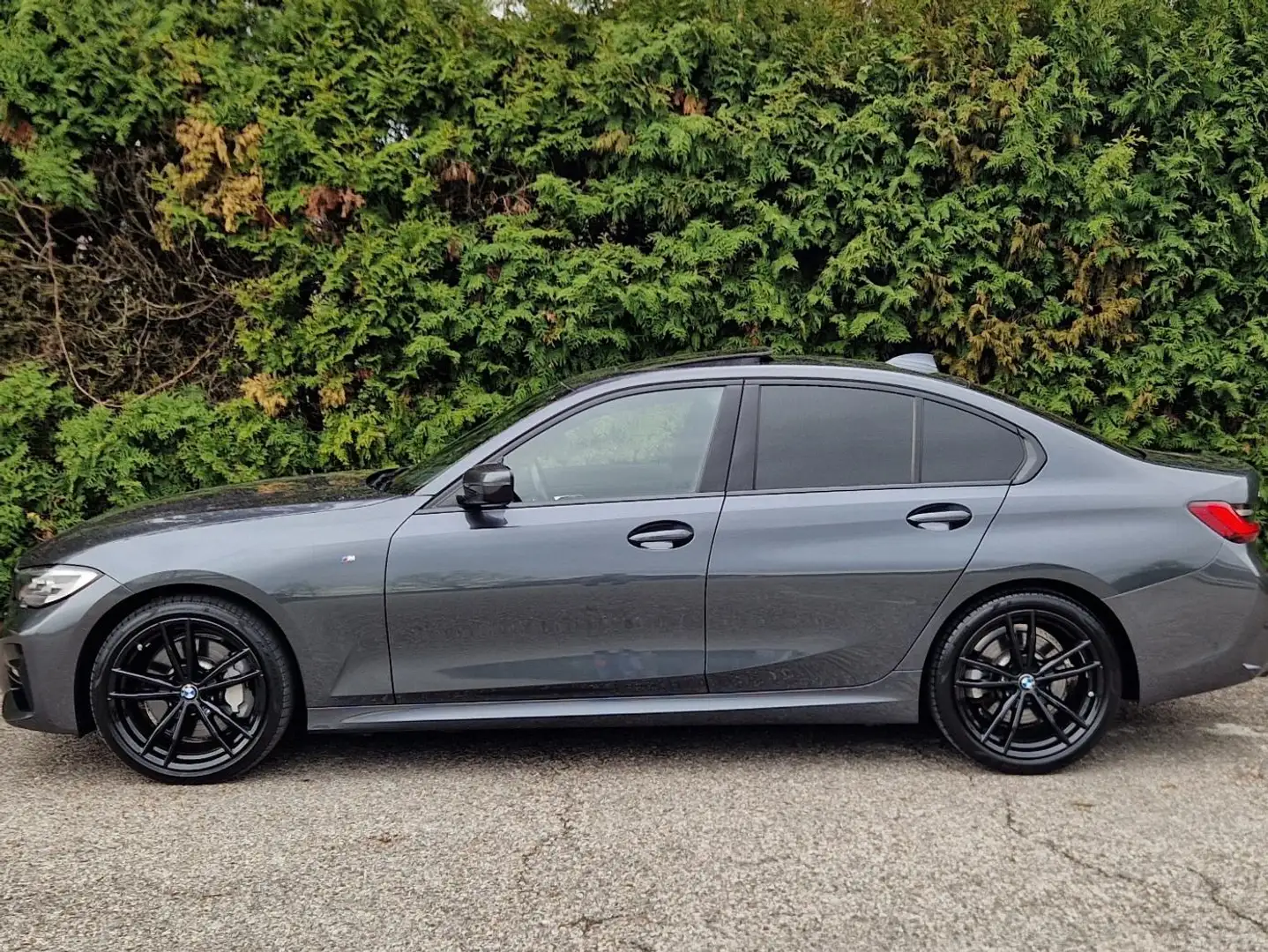 BMW 330 330 i xDrive M Sport Grijs - 2