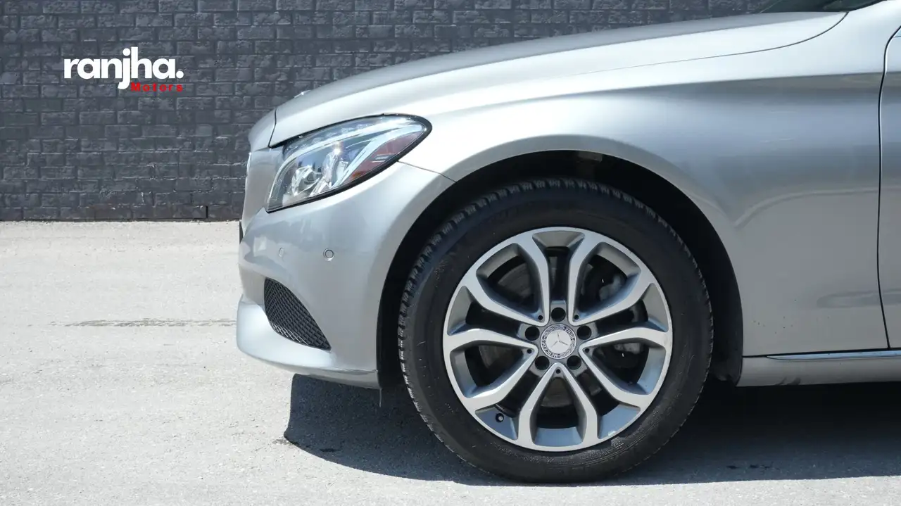 Mercedes-Benz C-Class снимка Mercedes-Benz C-Class
