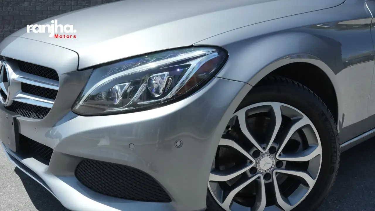 Mercedes-Benz C-Class снимка Mercedes-Benz C-Class