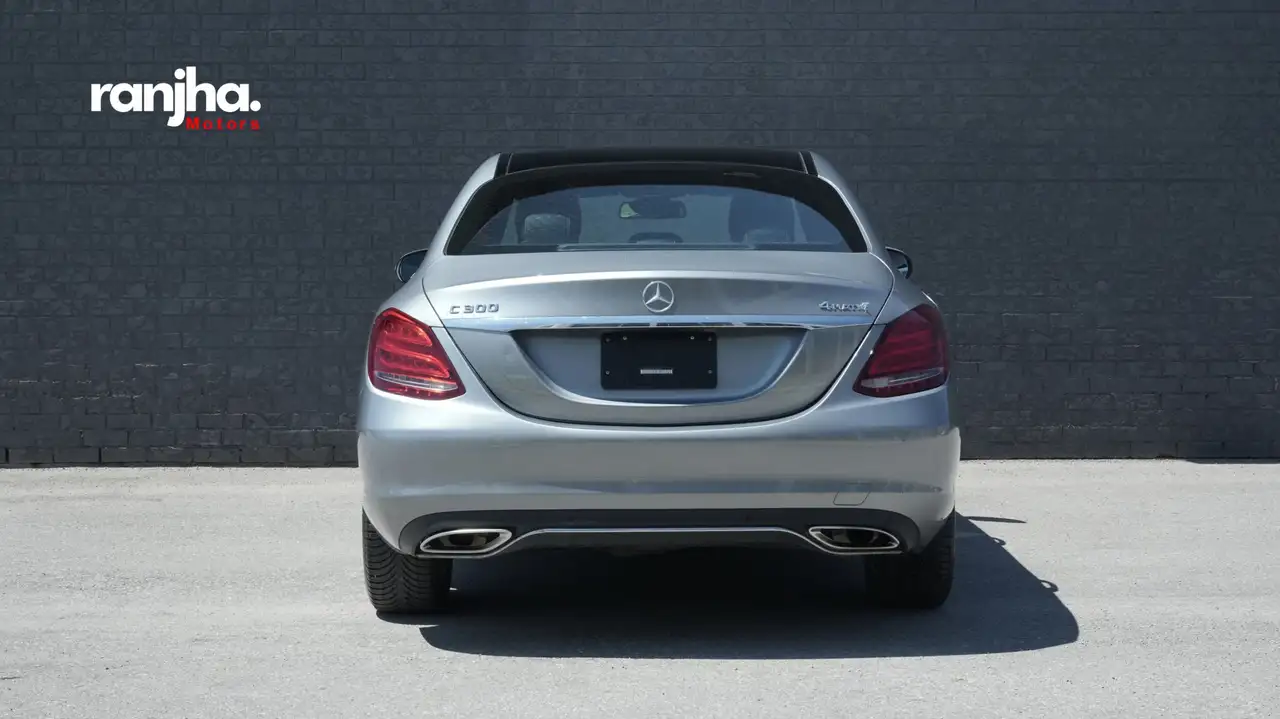 Mercedes-Benz C-Class снимка Mercedes-Benz C-Class