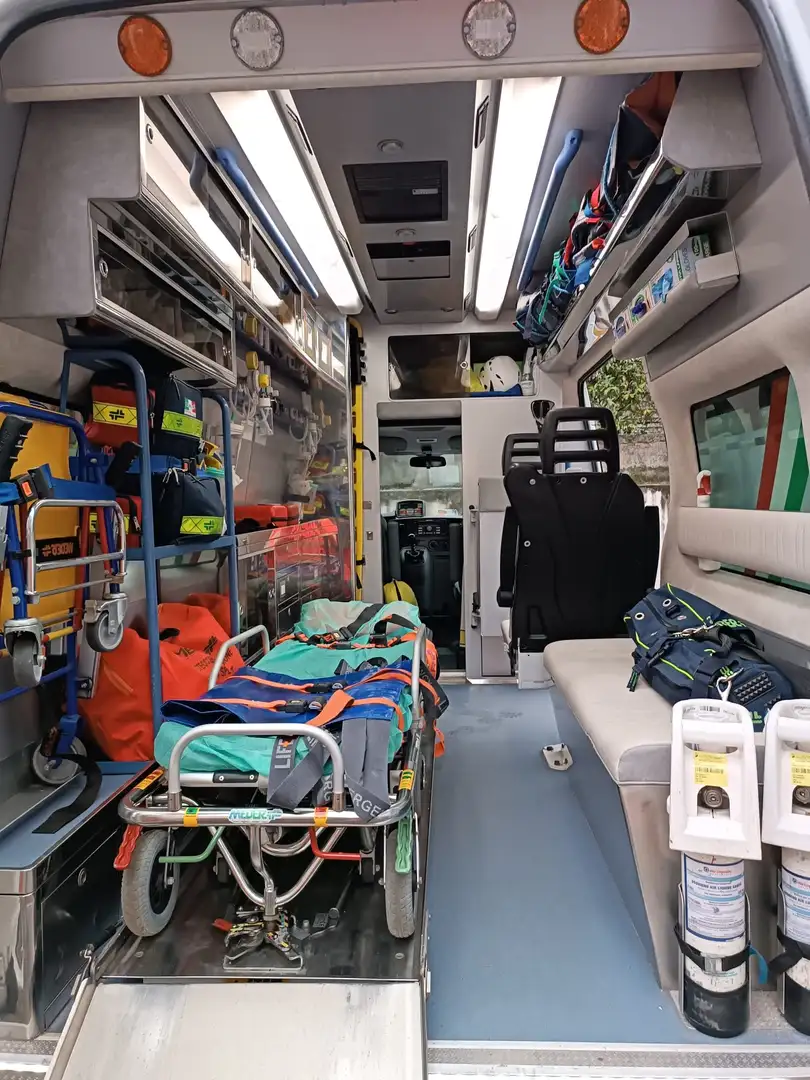 Ford Transit Ambulanza 4 x 4 White - 2