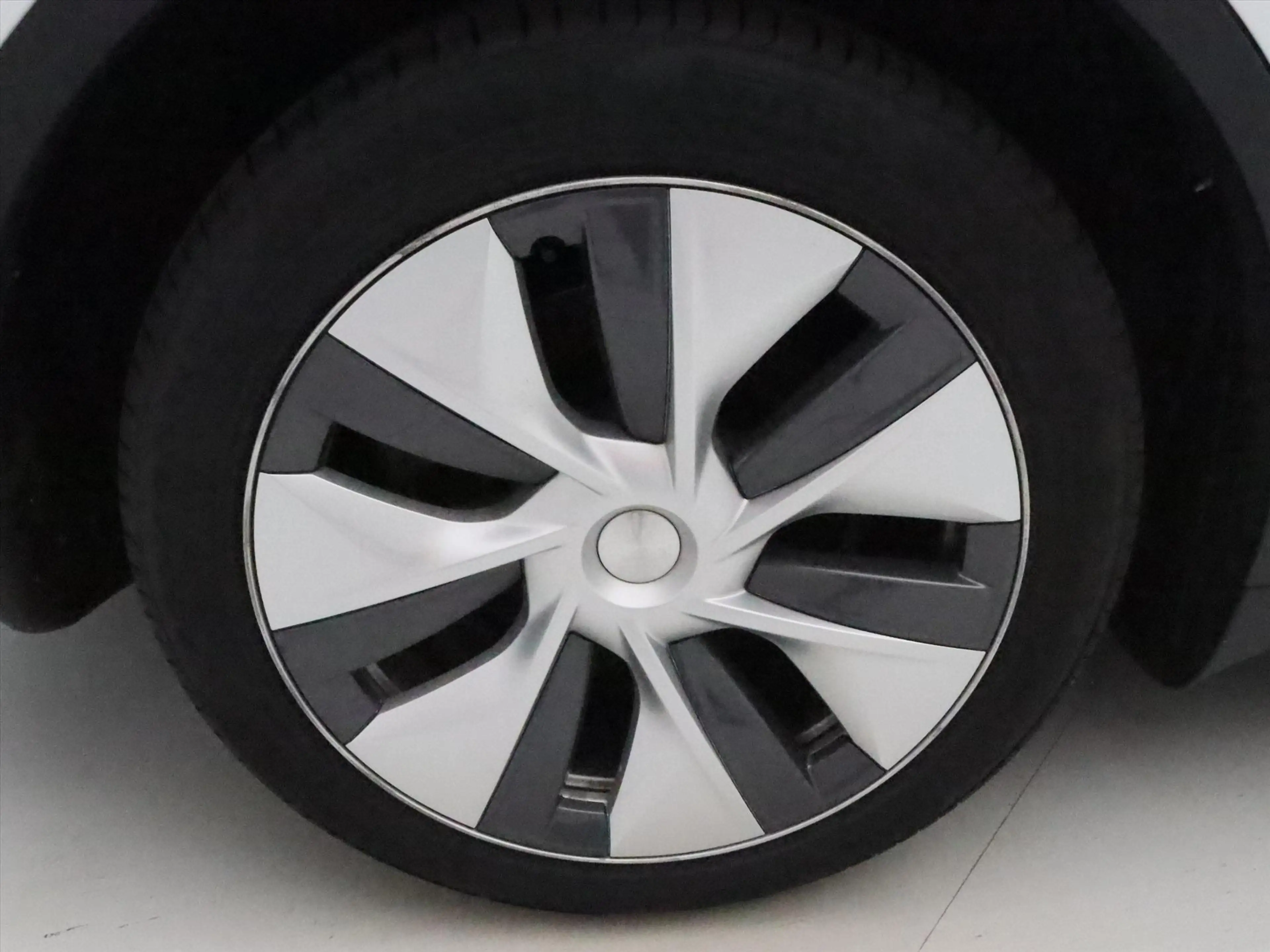 Tesla Model Y Long Range AWD 75kWh 351pk 94.1% SoH [ WIT LEDER+A — photo 40
