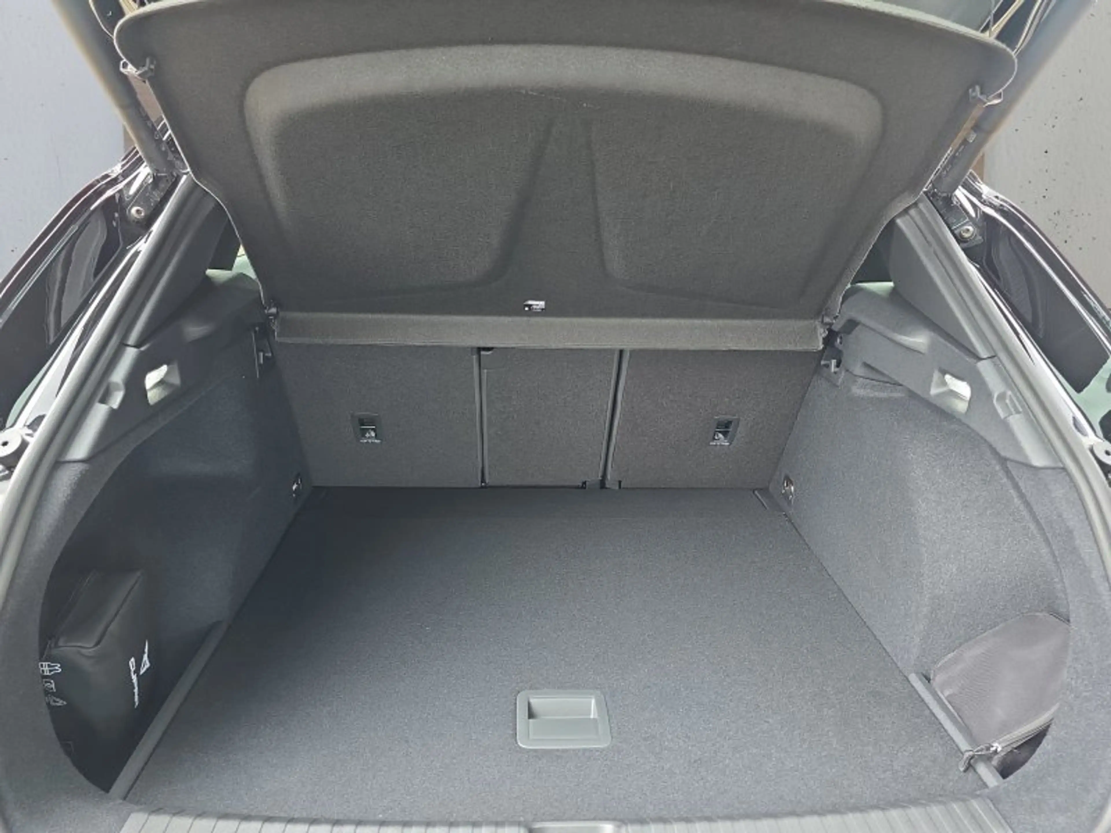CUPRA Terramar 1.5 eTSI DSG ACC/Kessy/el.Klappe/Winterp.  ** — photo 17