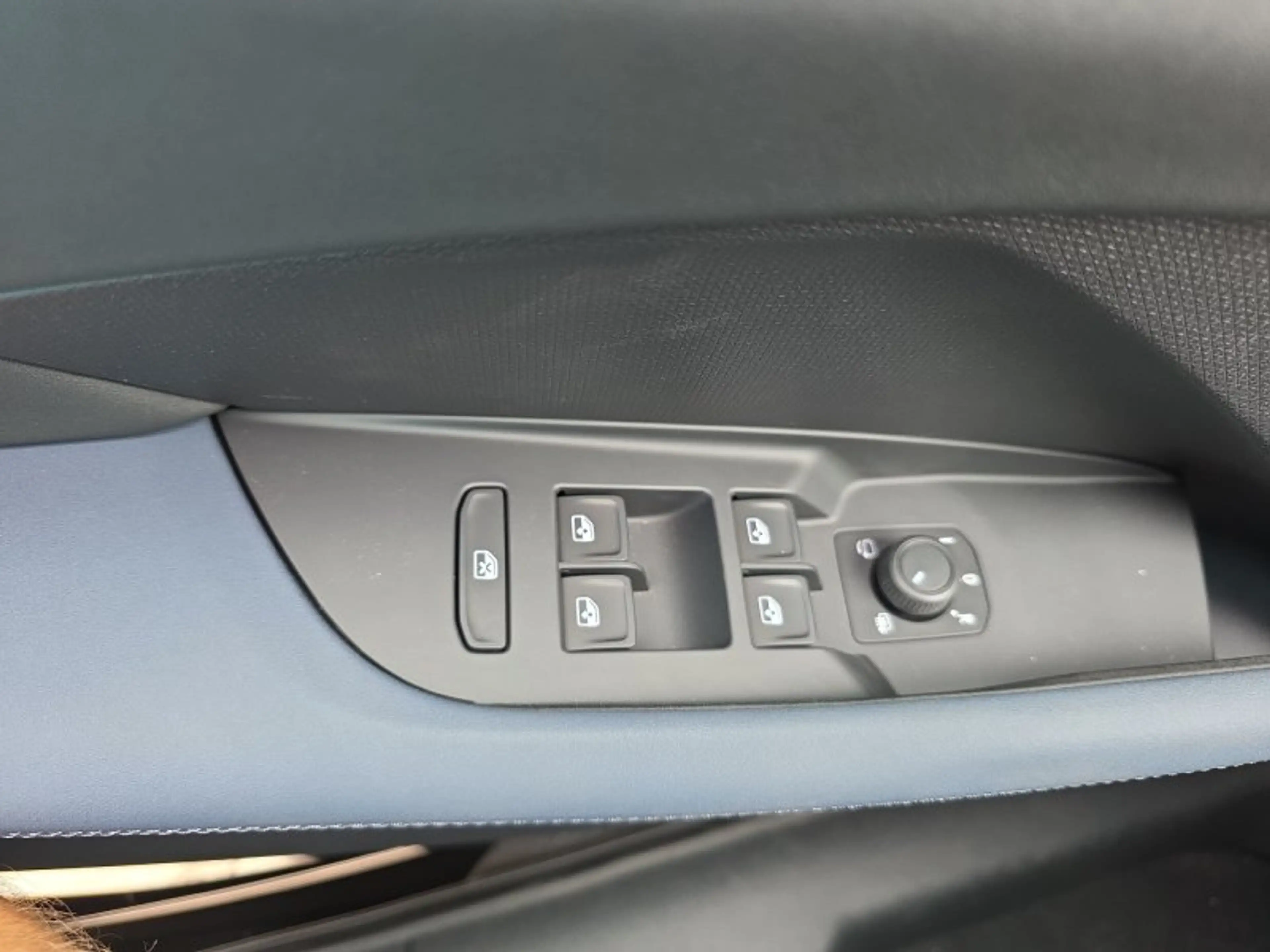 CUPRA Terramar 1.5 eTSI DSG ACC/Kessy/el.Klappe/Winterp.  ** — photo 23