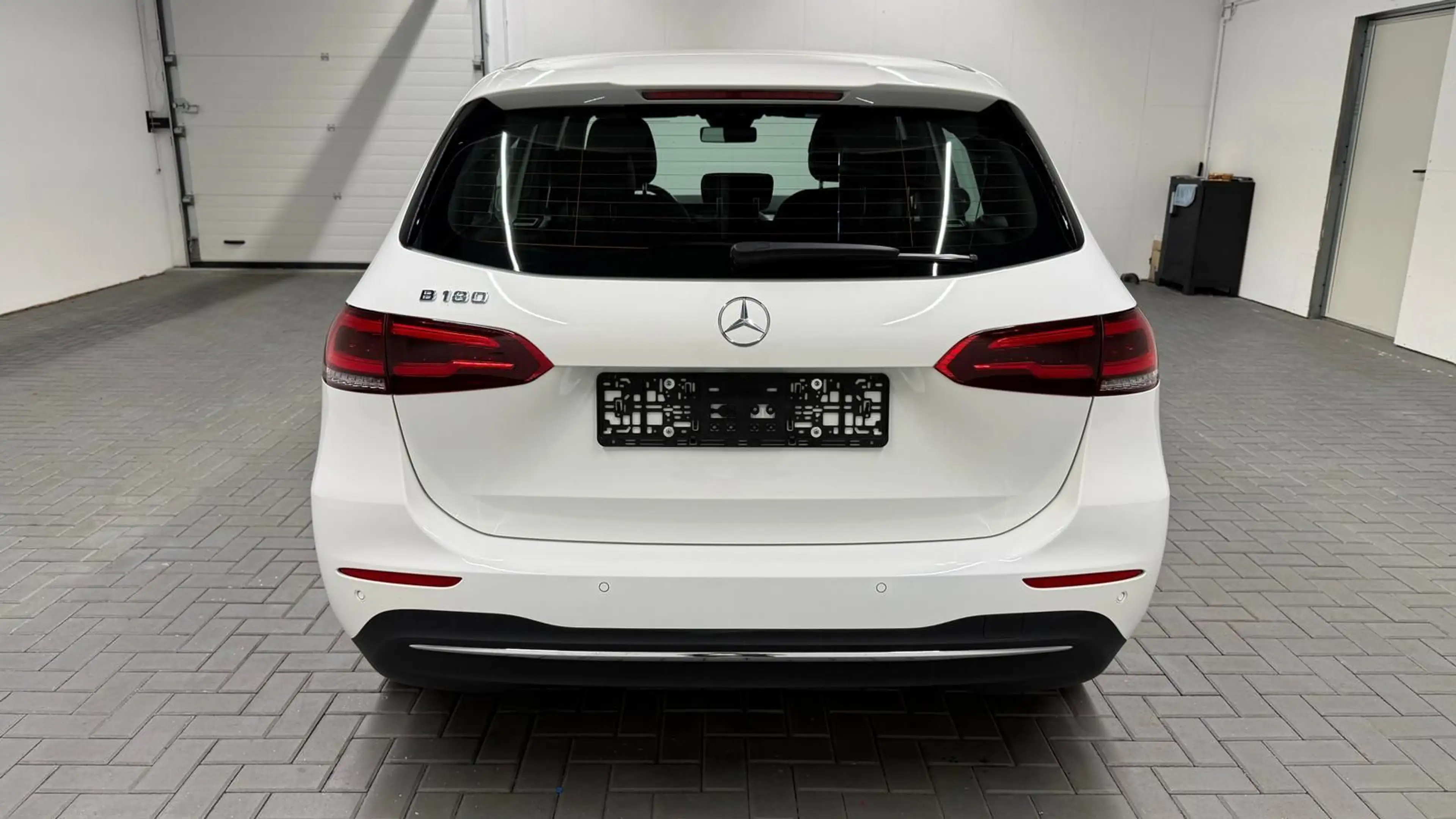 Mercedes-Benz B 180 Style LED/Navi/SHZ/Kam/Parkass./GRA/17-LM — photo 4