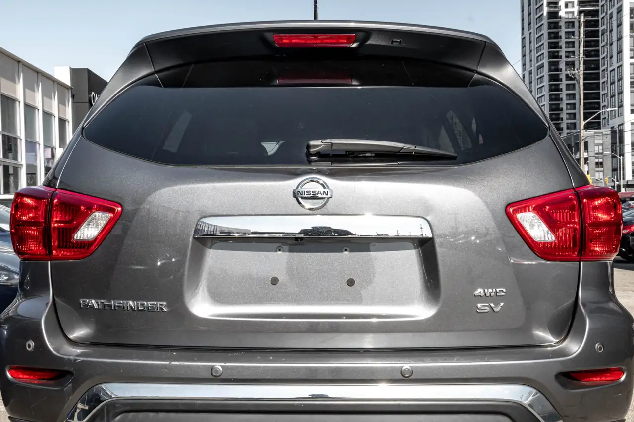 Nissan Pathfinder снимка Nissan Pathfinder