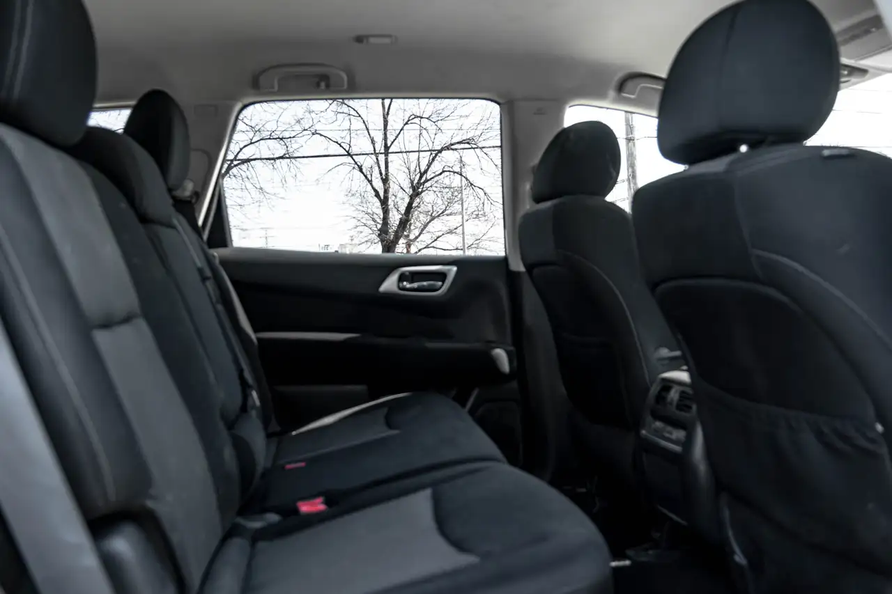 Nissan Pathfinder снимка Nissan Pathfinder