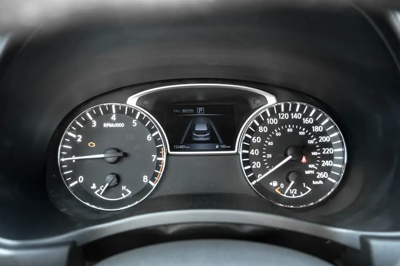 Nissan Pathfinder снимка Nissan Pathfinder