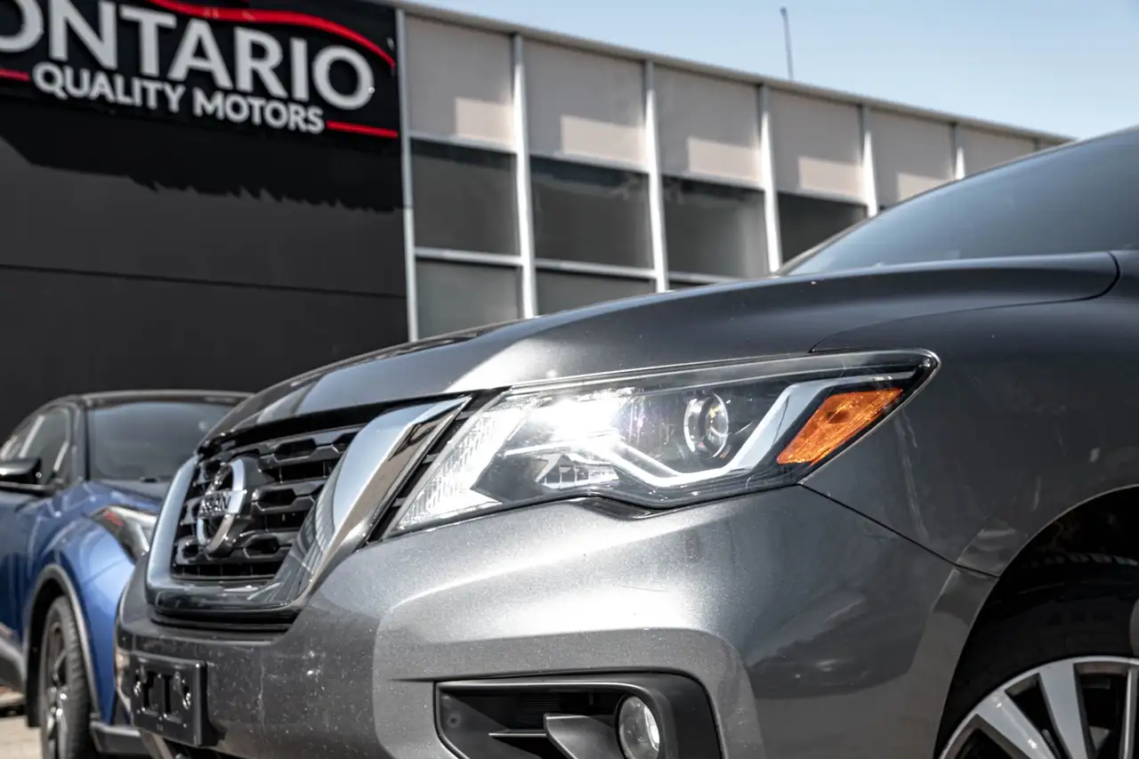 Nissan Pathfinder снимка Nissan Pathfinder