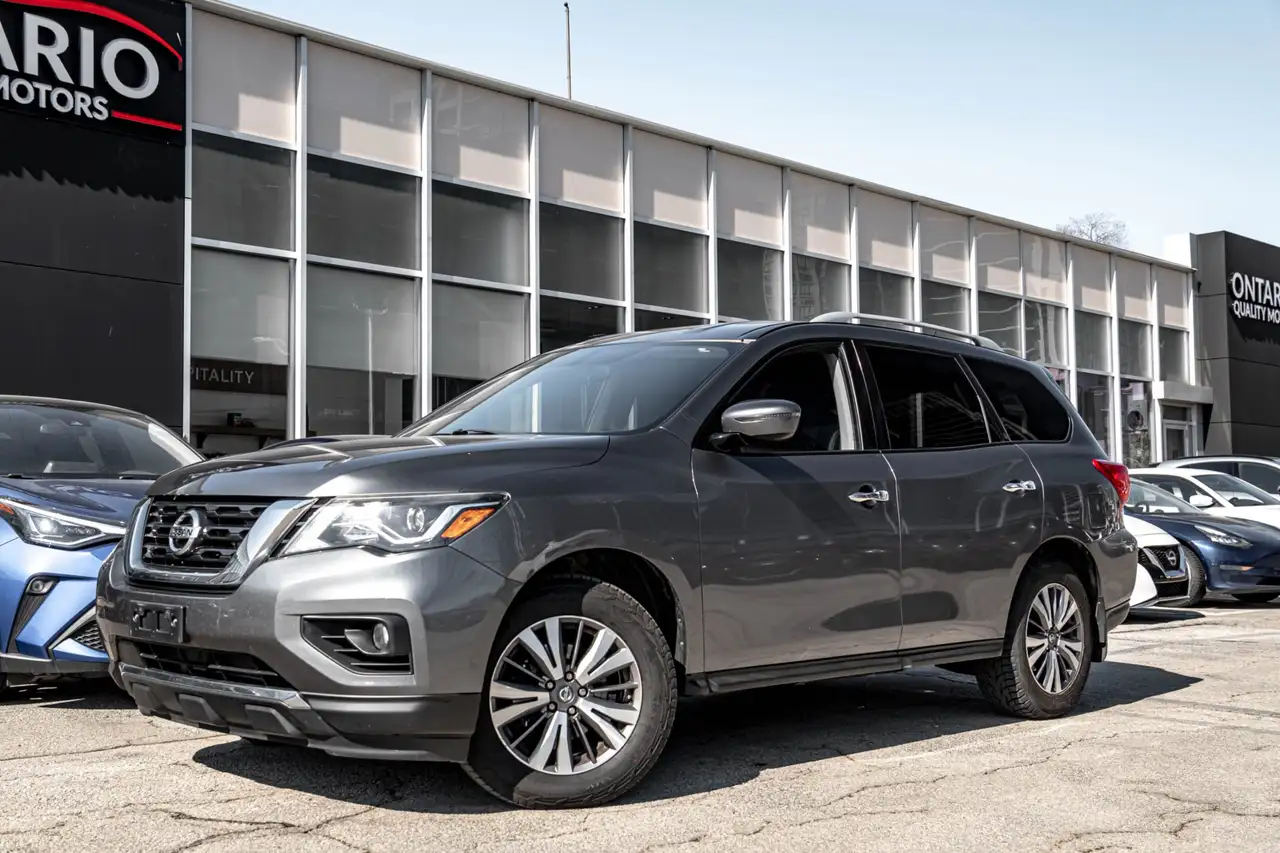 Nissan Pathfinder снимка Nissan Pathfinder