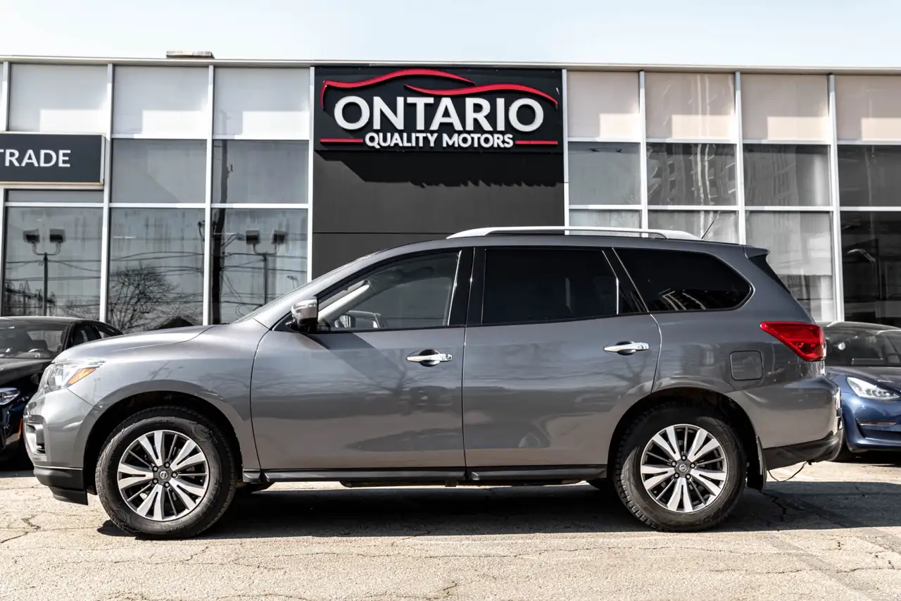 Nissan Pathfinder снимка Nissan Pathfinder