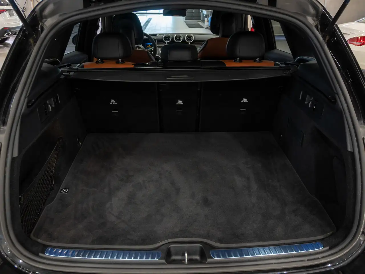 Mercedes-Benz GLC снимка Mercedes-Benz GLC