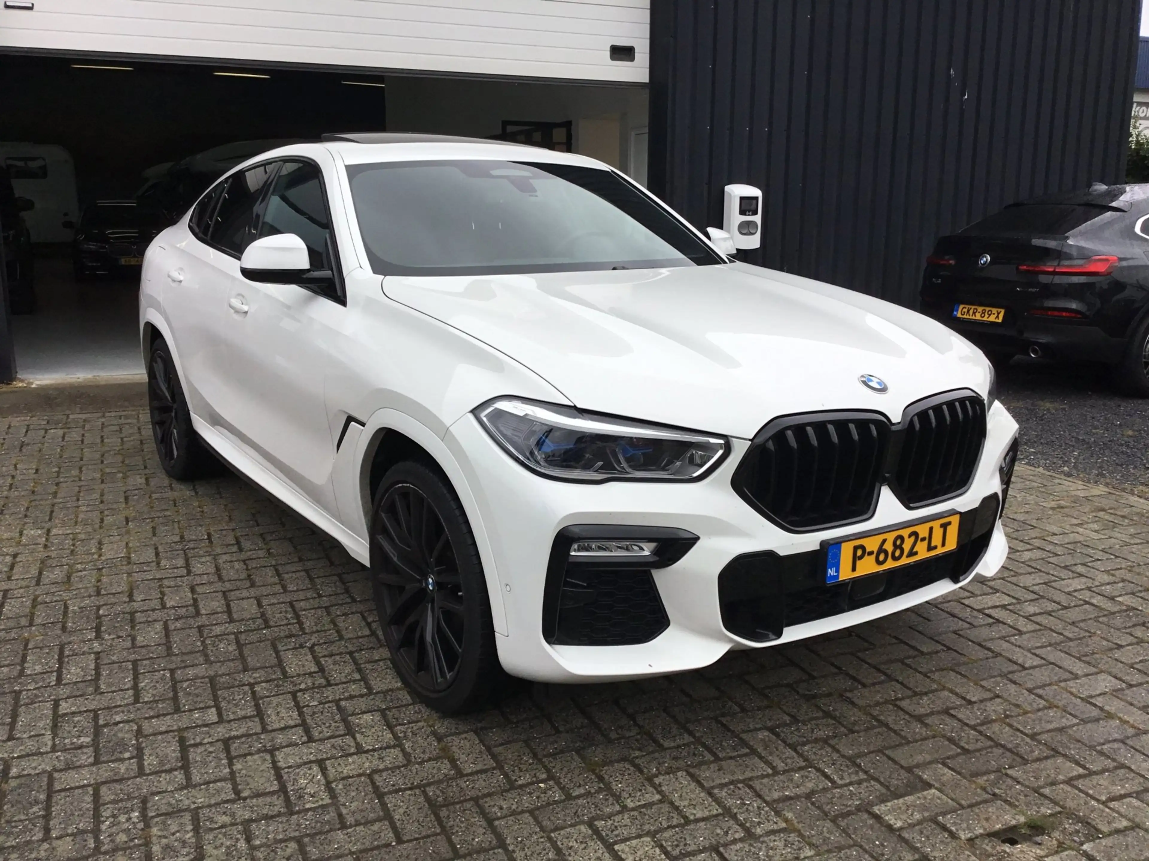 BMW X6 XDrive40i High Executive — photo 3
