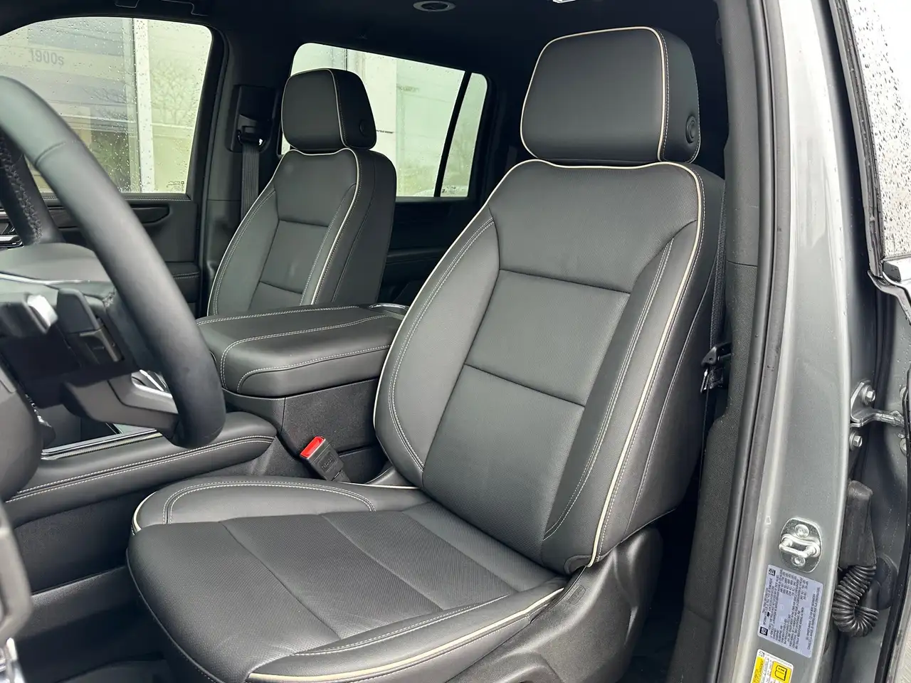 GMC Yukon снимка GMC Yukon