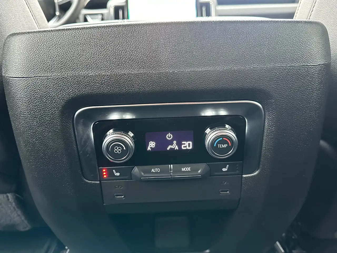 GMC Yukon снимка GMC Yukon