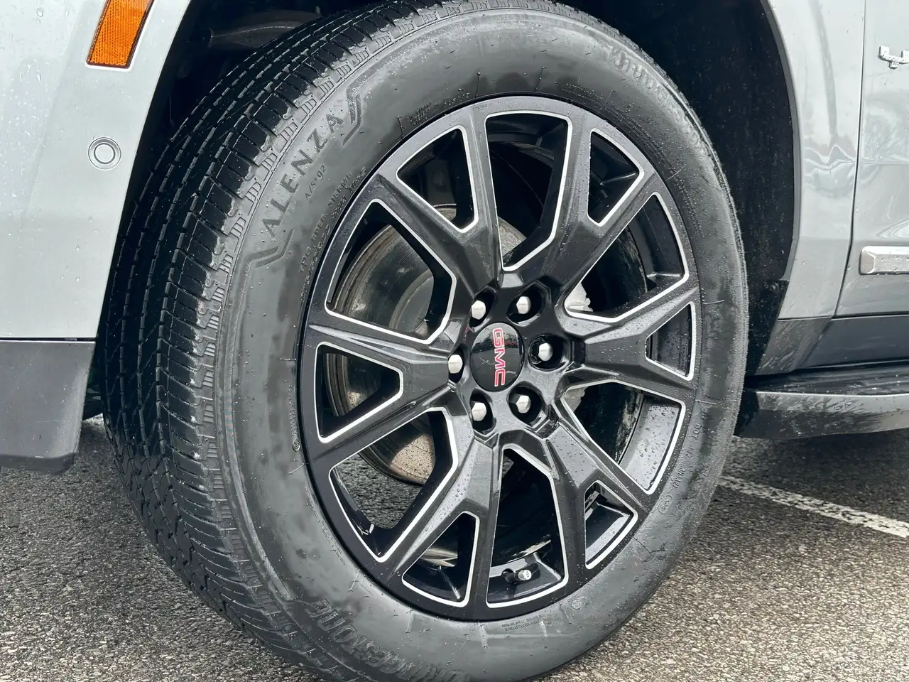 GMC Yukon снимка GMC Yukon