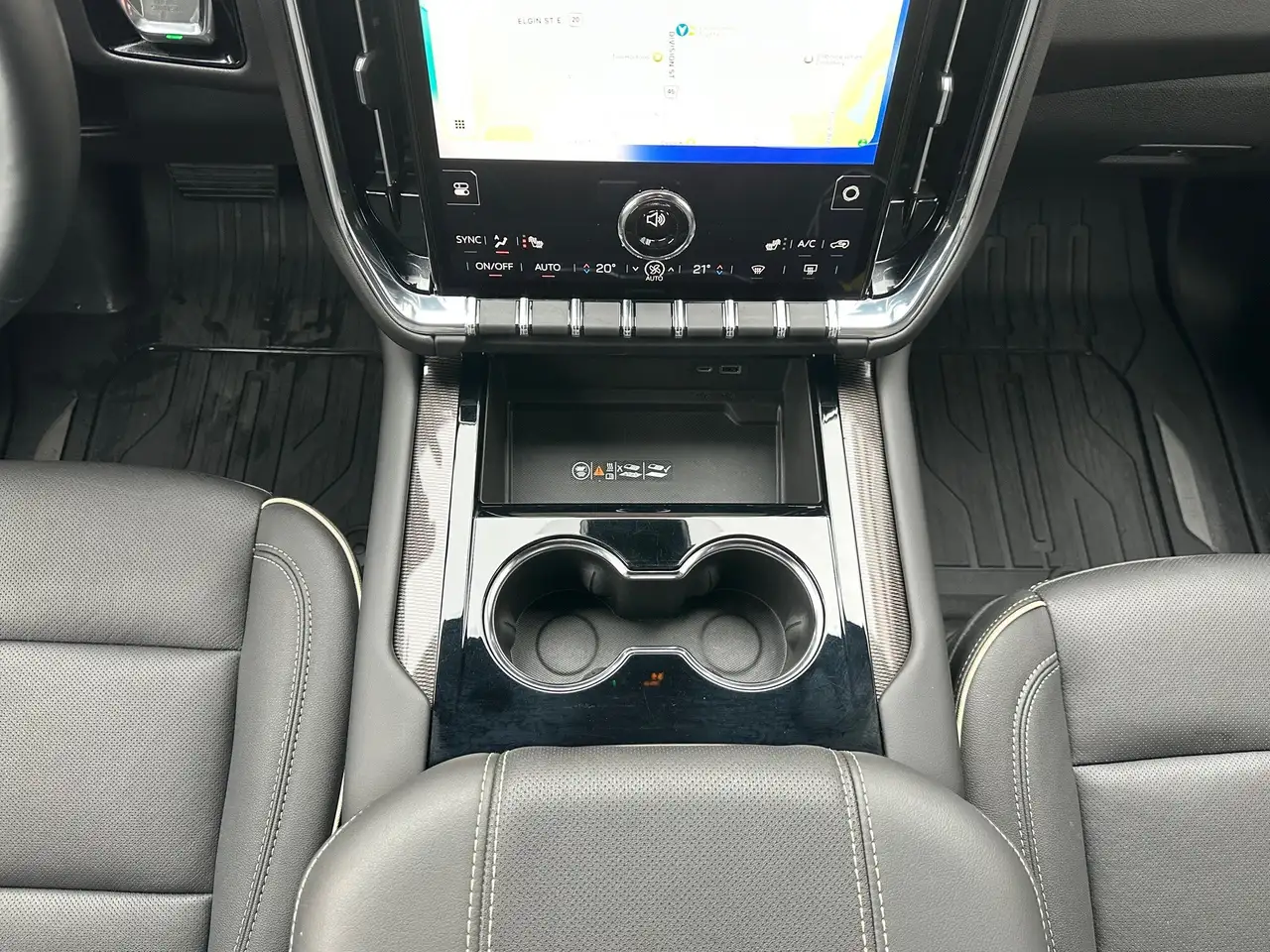 GMC Yukon снимка GMC Yukon