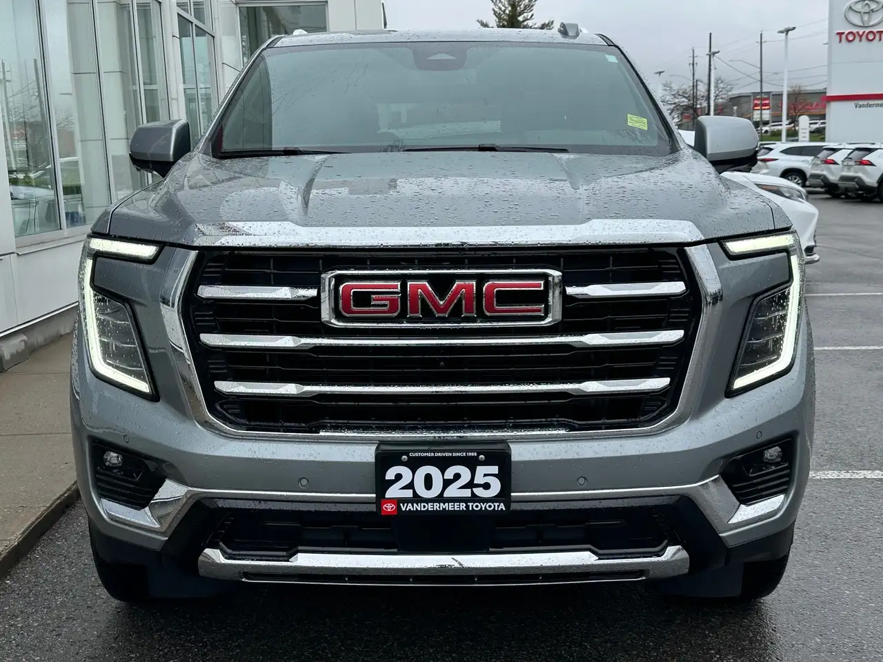 GMC Yukon снимка GMC Yukon