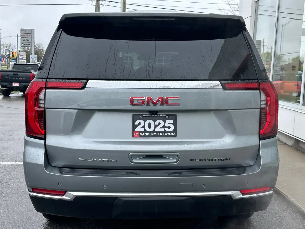 GMC Yukon снимка GMC Yukon