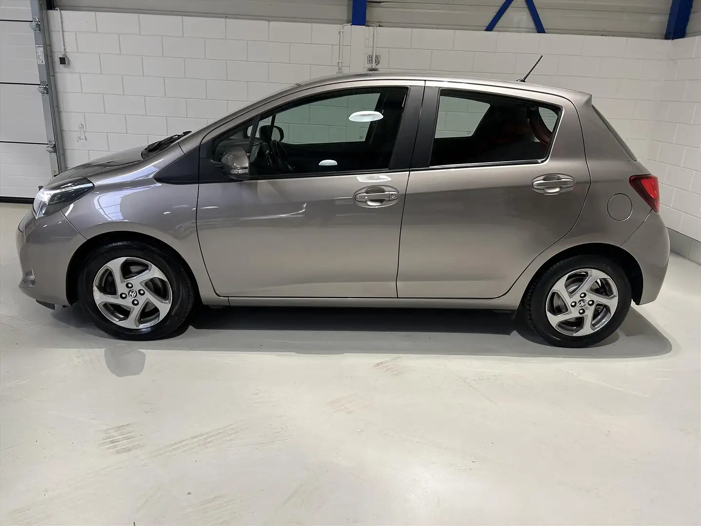 Toyota Yaris 1.5 HSD CVT 5DRS, Cruise, Camera, Clima Brun - 2