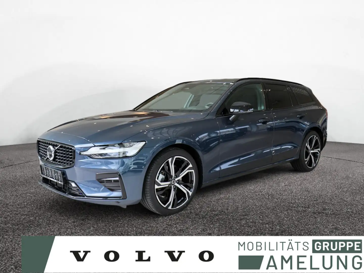Volvo V60 Kombi B4 Plus Dark H/K ACC LED 360° PANO Blauw - 1