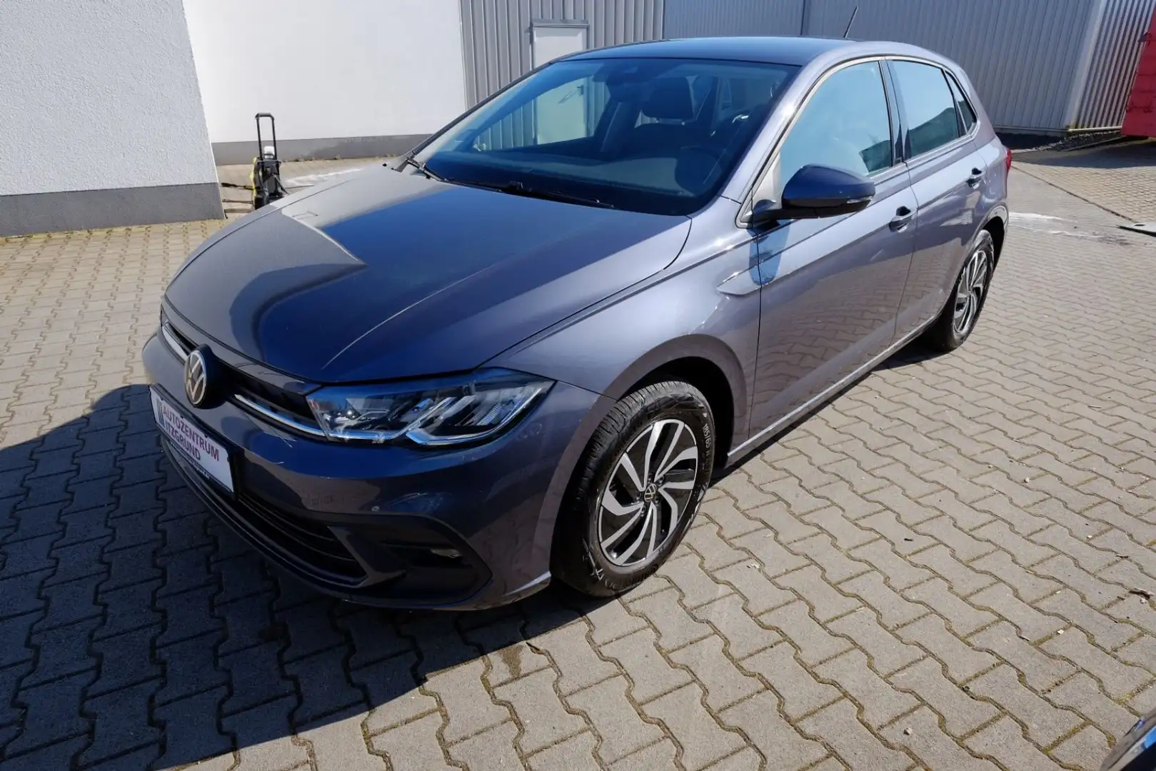 Volkswagen Polo Life 1.0 TSI LED/AppC/Kam/SH/Kam/Nebel Grau - 1