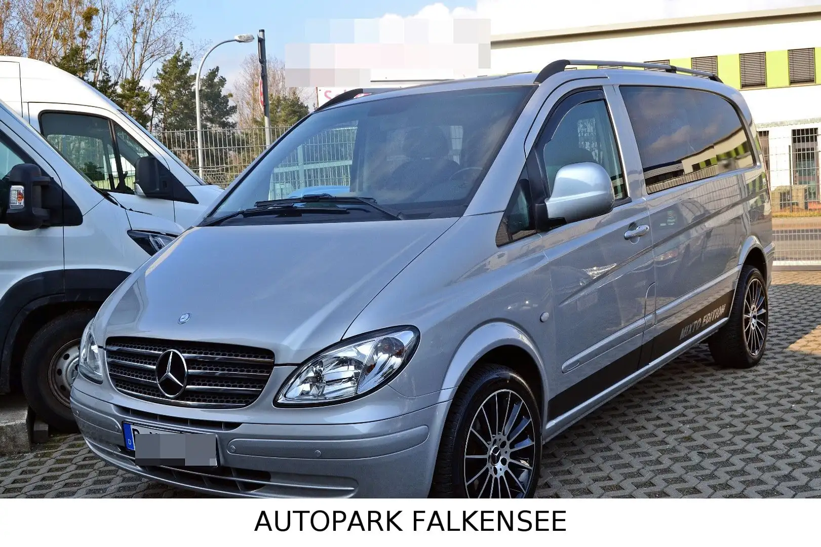 Mercedes-Benz Vito VITO 120CDI MIXTO KOMPAKT+AUTOMATIK+AHK+SHZ Silber - 1