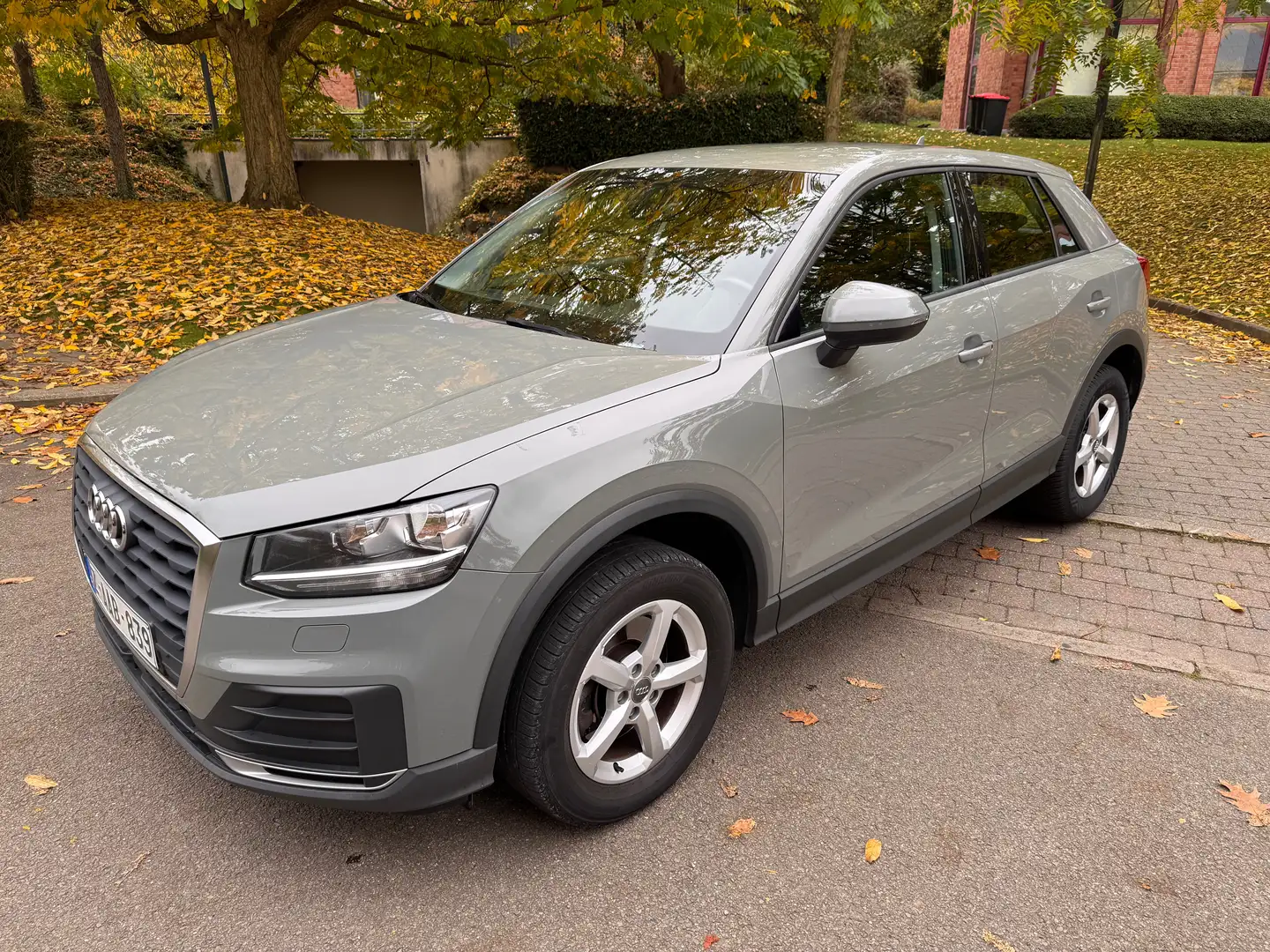 Audi Q2 Q2 1.0 TFSI Design°GPS°GARANTIE°CLIM AUTO Gris - 2