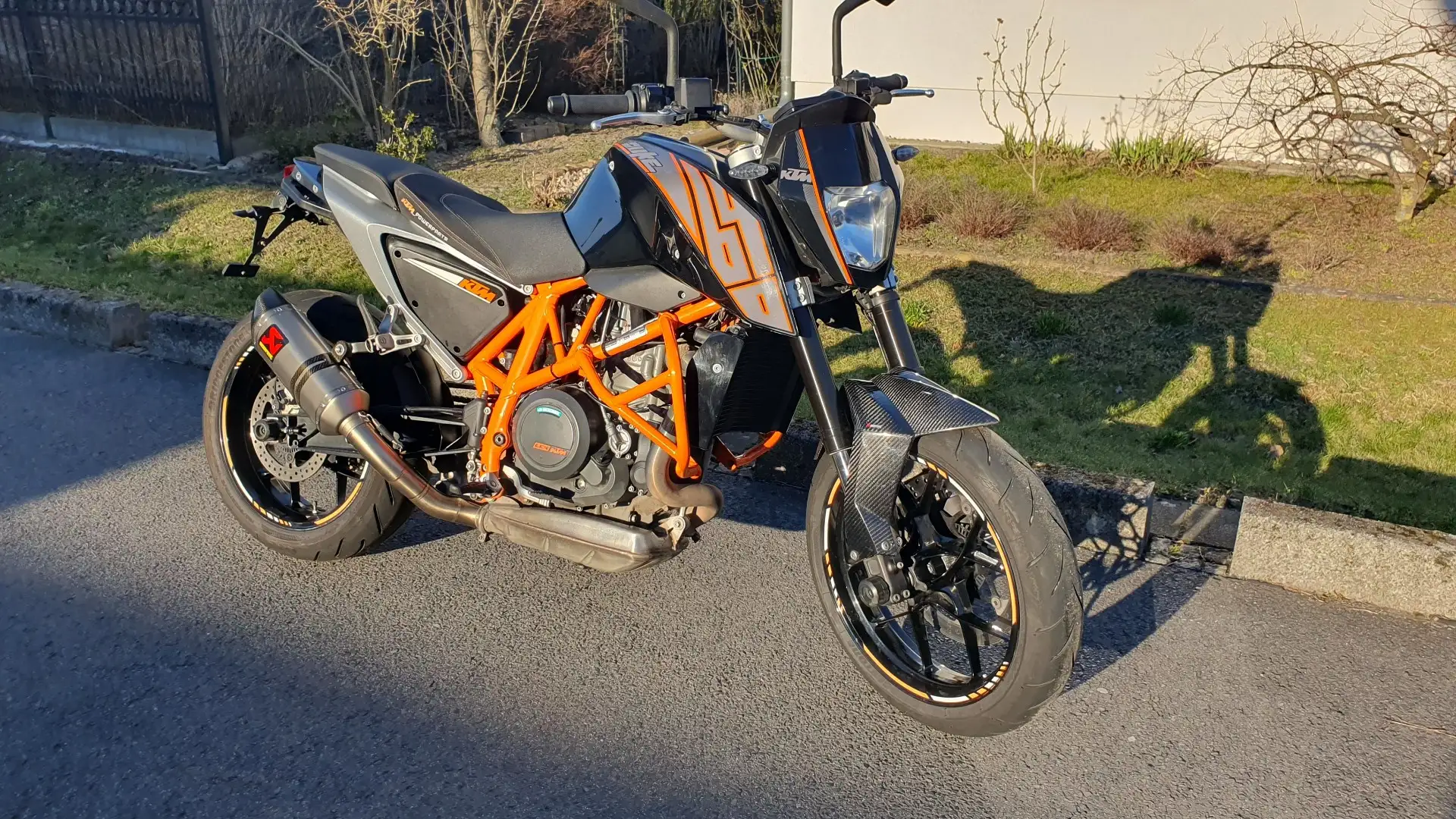 KTM 690 Duke crna - 1