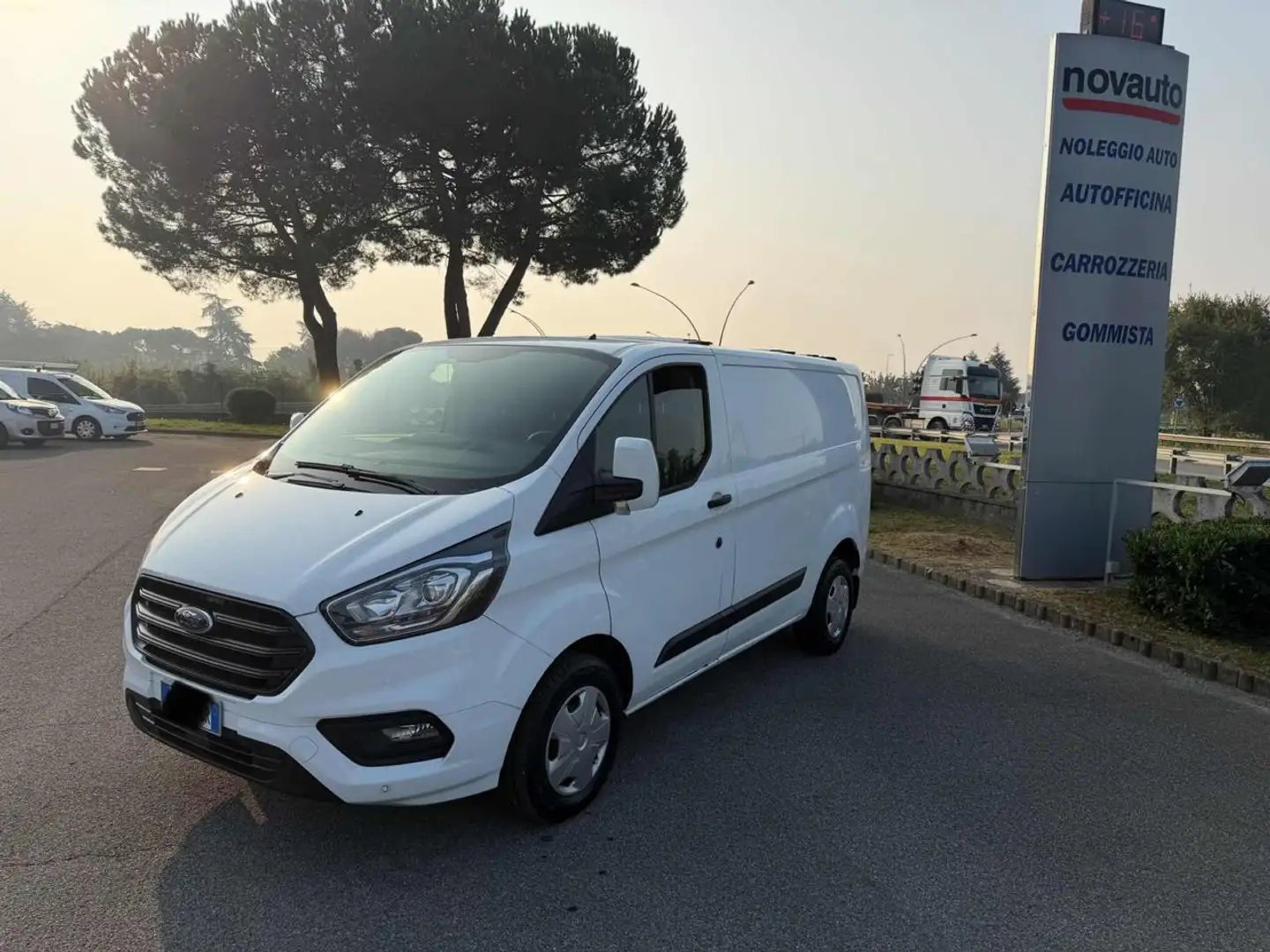 Ford Transit Custom 280 2.0 EcoBlue Hybrid 130 PC Furgone Trend Bianco - 1