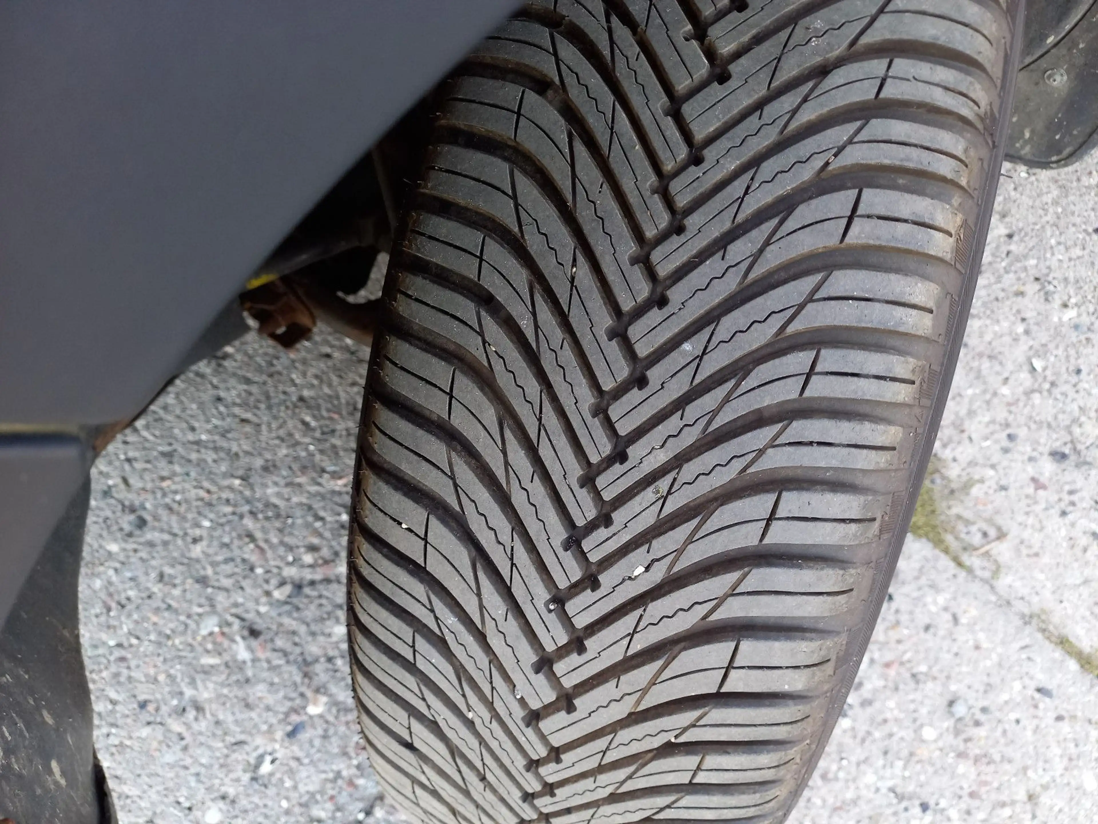 Dacia Duster I Laureate 4x2- Klima- 1 Hand — photo 14