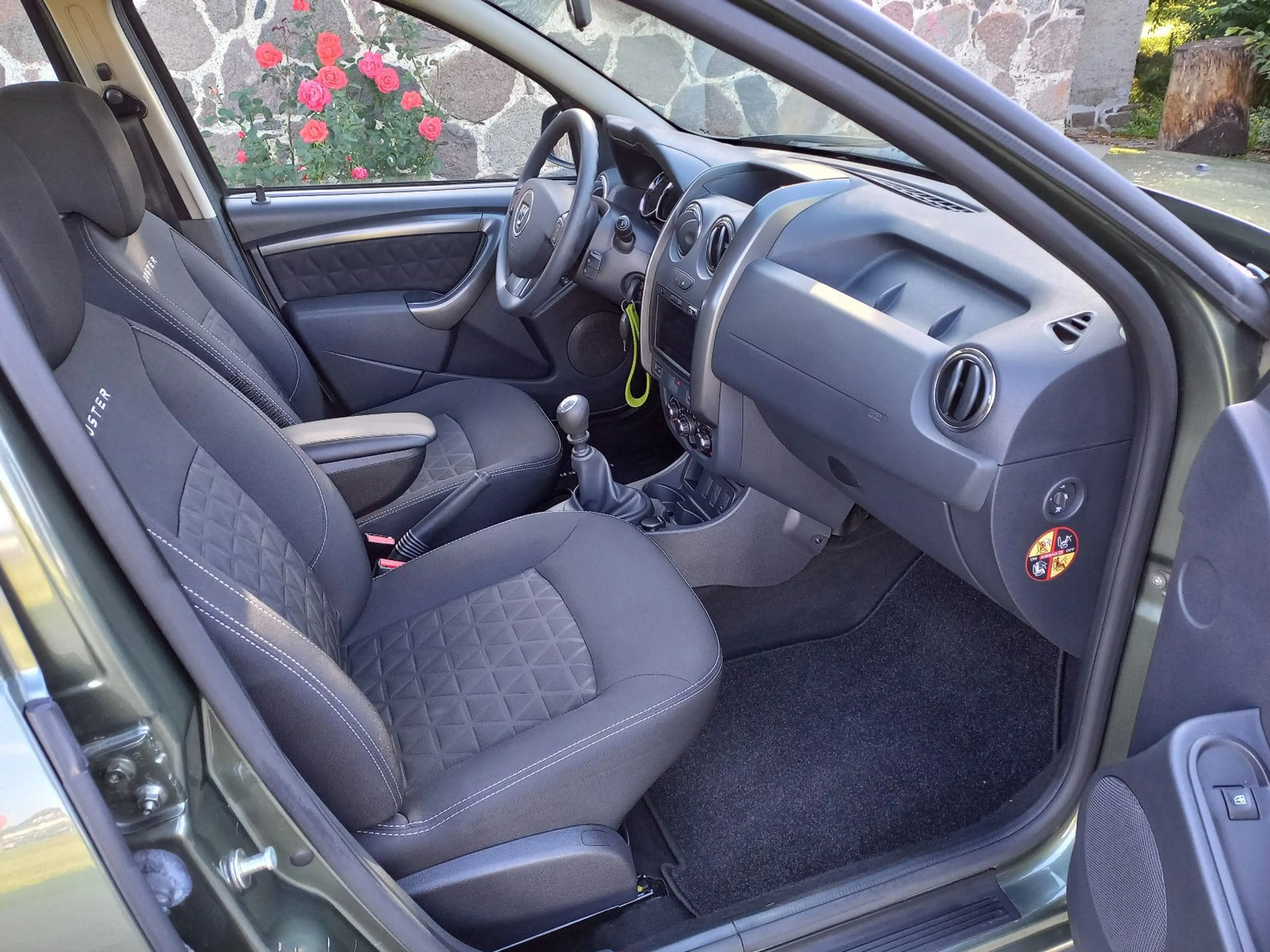 Dacia Duster I Laureate 4x2- Klima- 1 Hand — photo 9