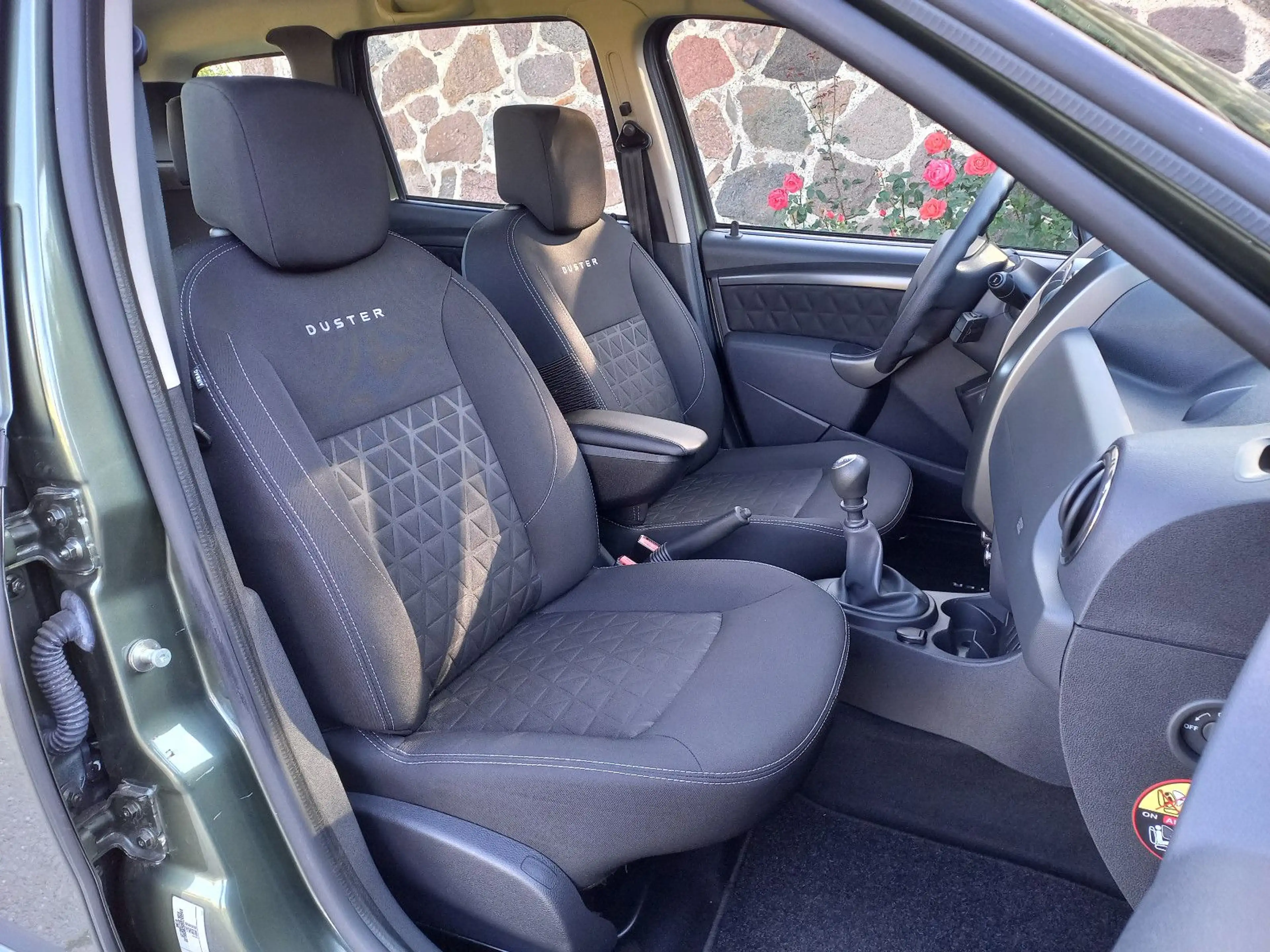 Dacia Duster I Laureate 4x2- Klima- 1 Hand — photo 8