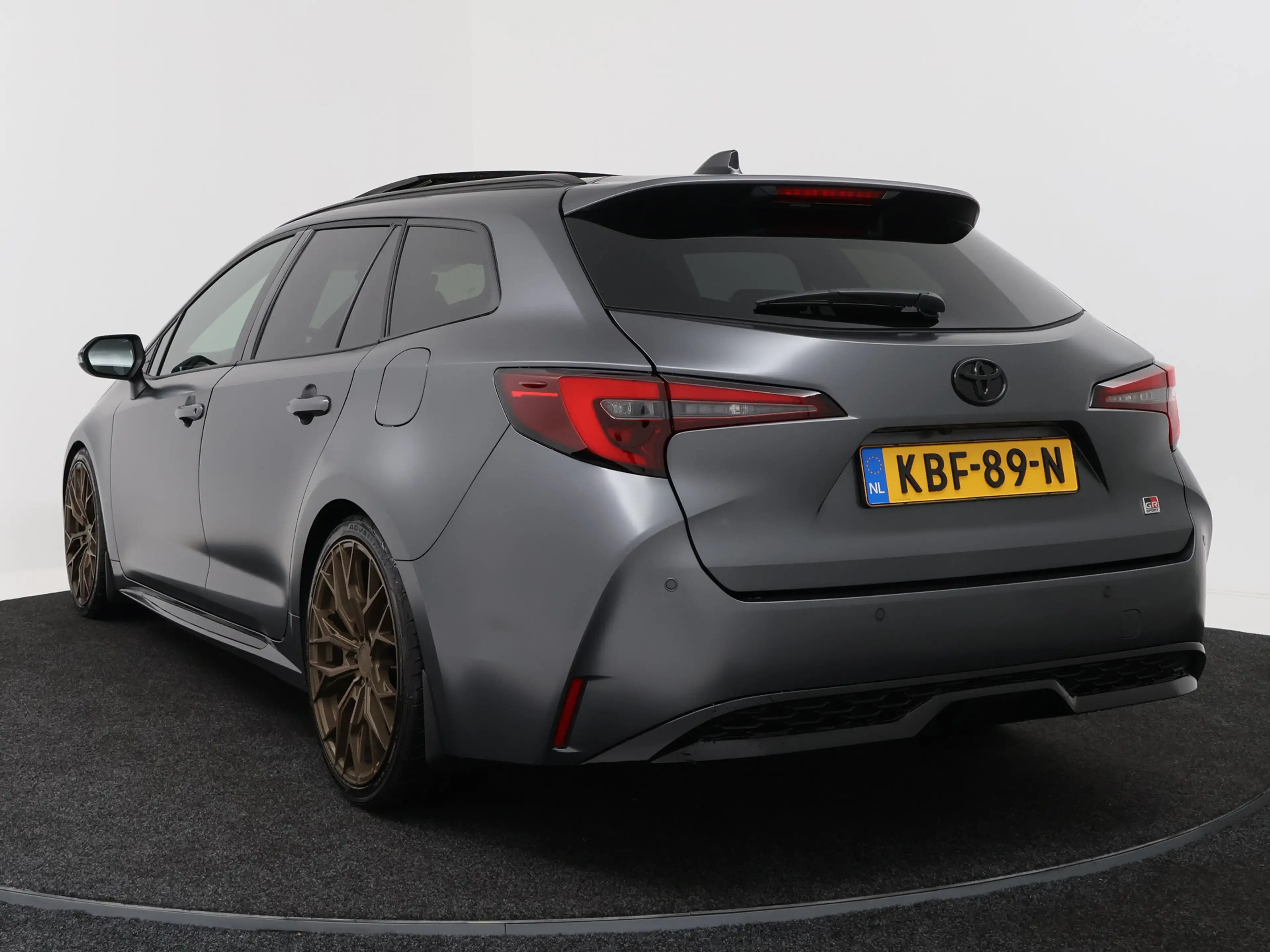 Toyota Corolla Touring Sports Hybrid 180 GR Sport Kage Limited Ed — photo 14