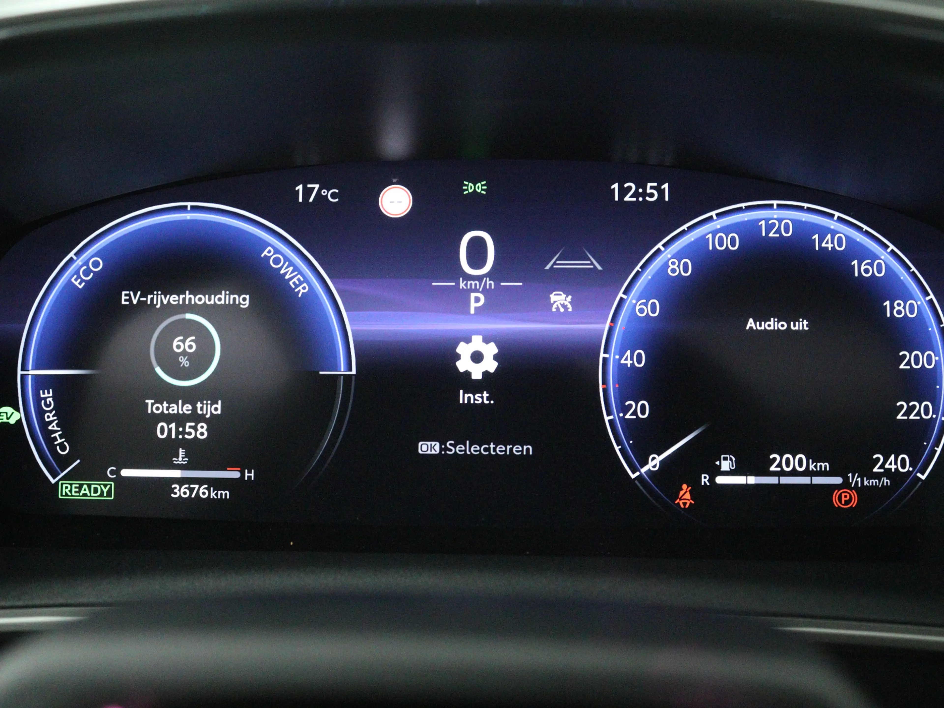 Toyota Corolla Touring Sports Hybrid 180 GR Sport Kage Limited Ed — photo 6