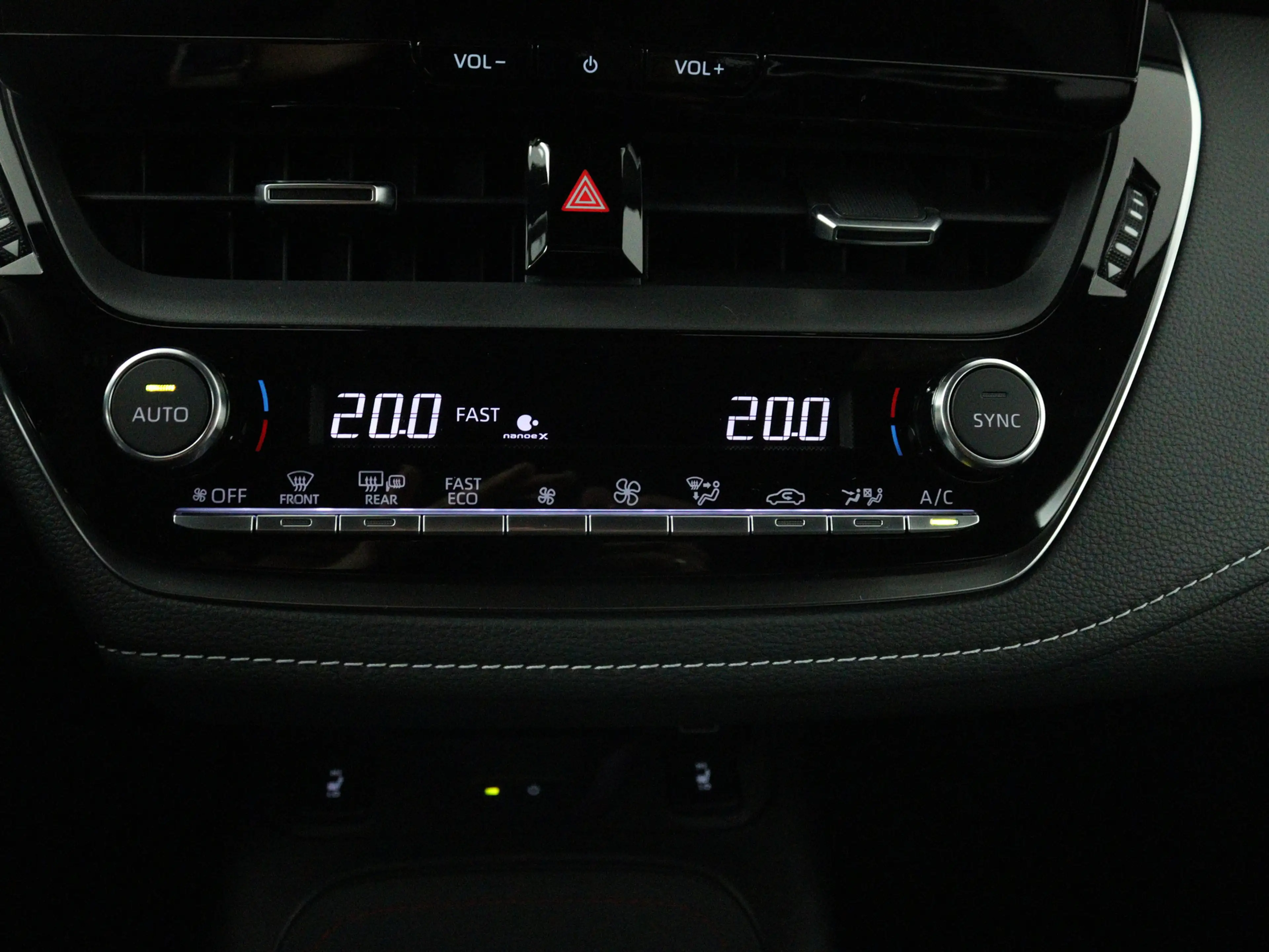 Toyota Corolla Touring Sports Hybrid 180 GR Sport Kage Limited Ed — photo 11