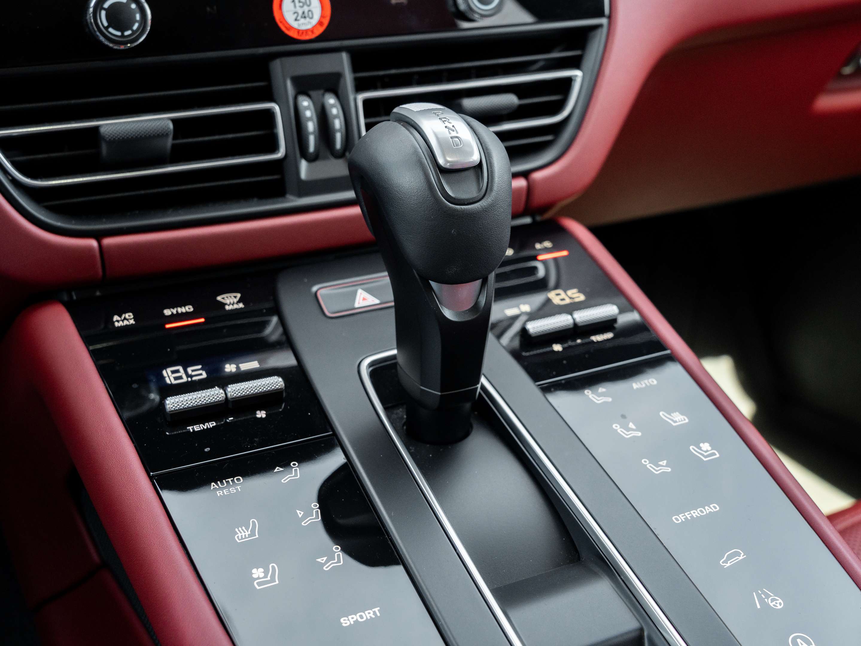 2024 Porsche Macan | 2 Year Extended Warranty Included thumb 23