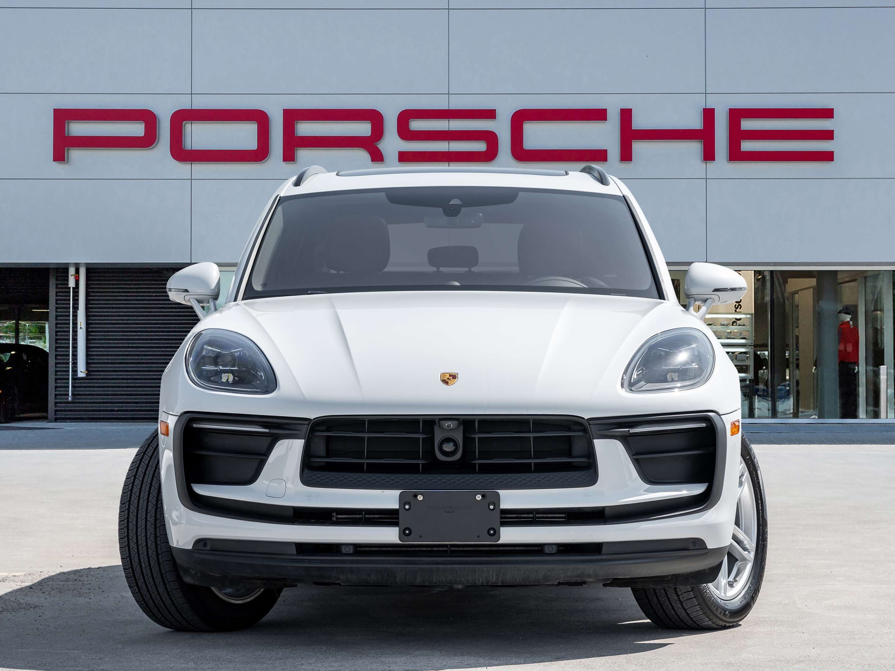 2024 Porsche Macan | 2 Year Extended Warranty Included thumb 6